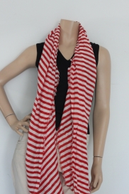 Rood/wit gestreepte sjaal