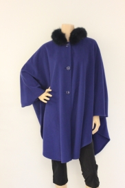 Paarsblauwe wollen cape