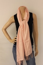 Lichtroze sjaal