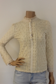 Chinese roomwitte top