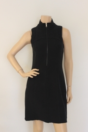 Zwarte wollen jurkje