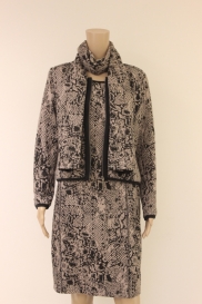 Jasje, jurkje en sjaaltje 