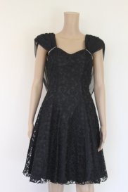 Zwart cocktailjurkje