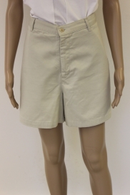 Beige kort broekje