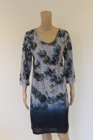 Blauwe gebloemde jurk